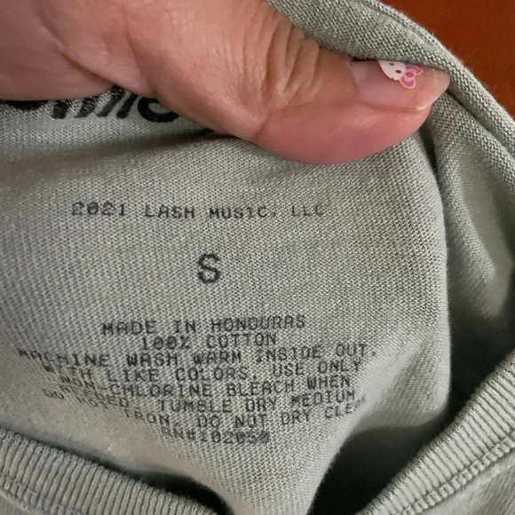 Billie Eilish small green happier that ever casual band singer shirt size Small - Picture 6 of 6